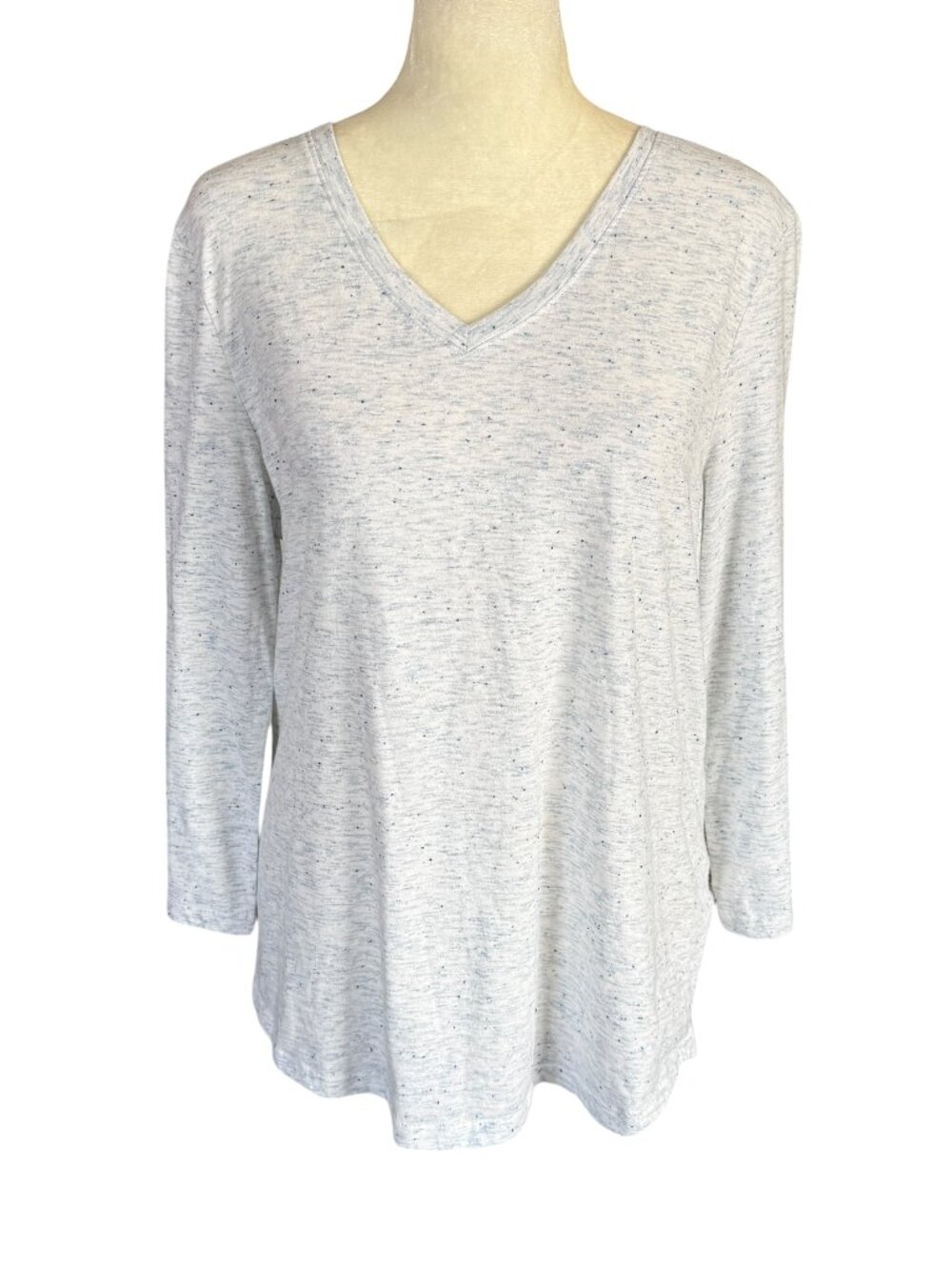 Basic Editions women's white and blue 3/4 sleeve v-neck t-shirt size medium